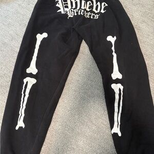 phoebe bridgers sweatpants